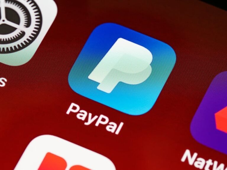 PayPal zieht sich zurück: Was Nutzer jetzt wissen müssen